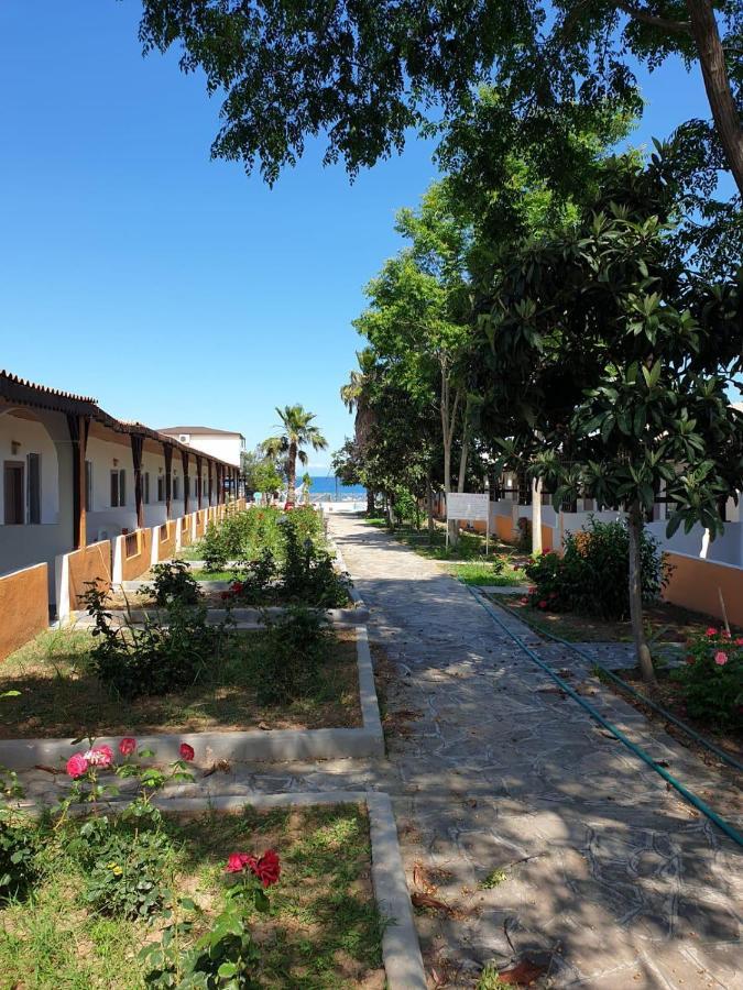 Ugur Beach Hotel เกเมร์ ภายนอก รูปภาพ