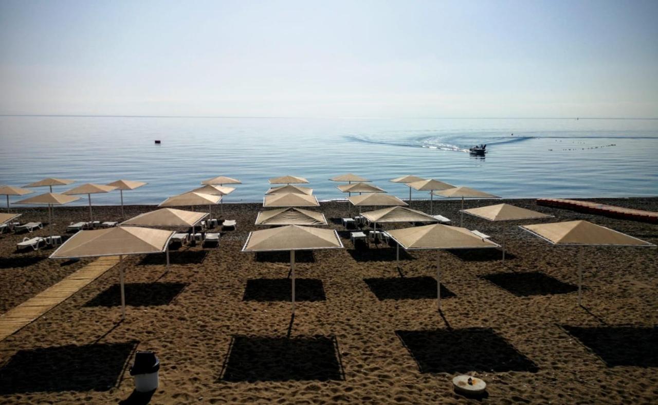 Ugur Beach Hotel เกเมร์ ภายนอก รูปภาพ
