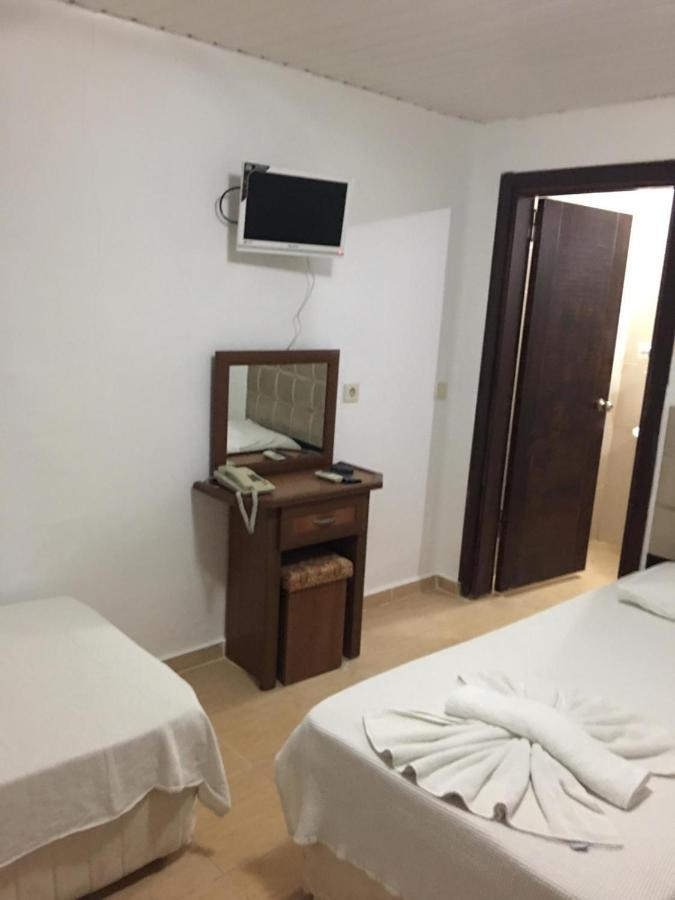 Ugur Beach Hotel เกเมร์ ภายนอก รูปภาพ
