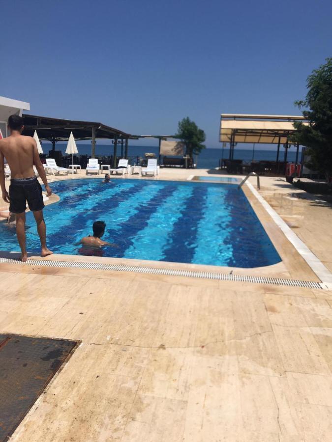Ugur Beach Hotel เกเมร์ ภายนอก รูปภาพ