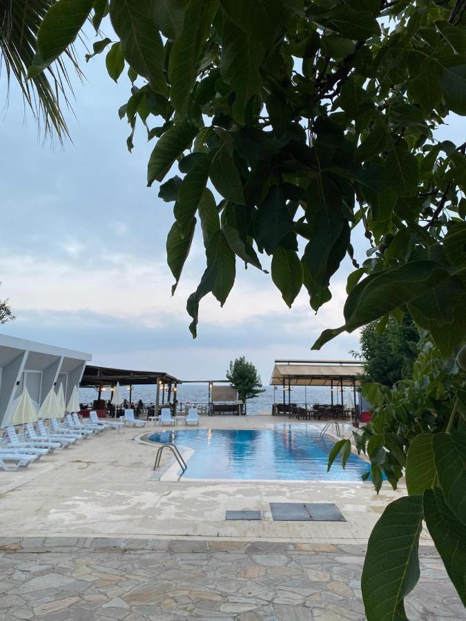 Ugur Beach Hotel เกเมร์ ภายนอก รูปภาพ