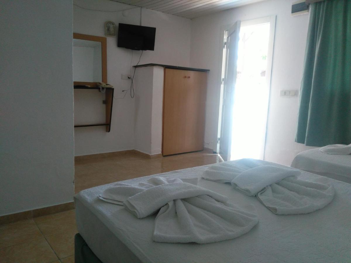 Ugur Beach Hotel เกเมร์ ภายนอก รูปภาพ