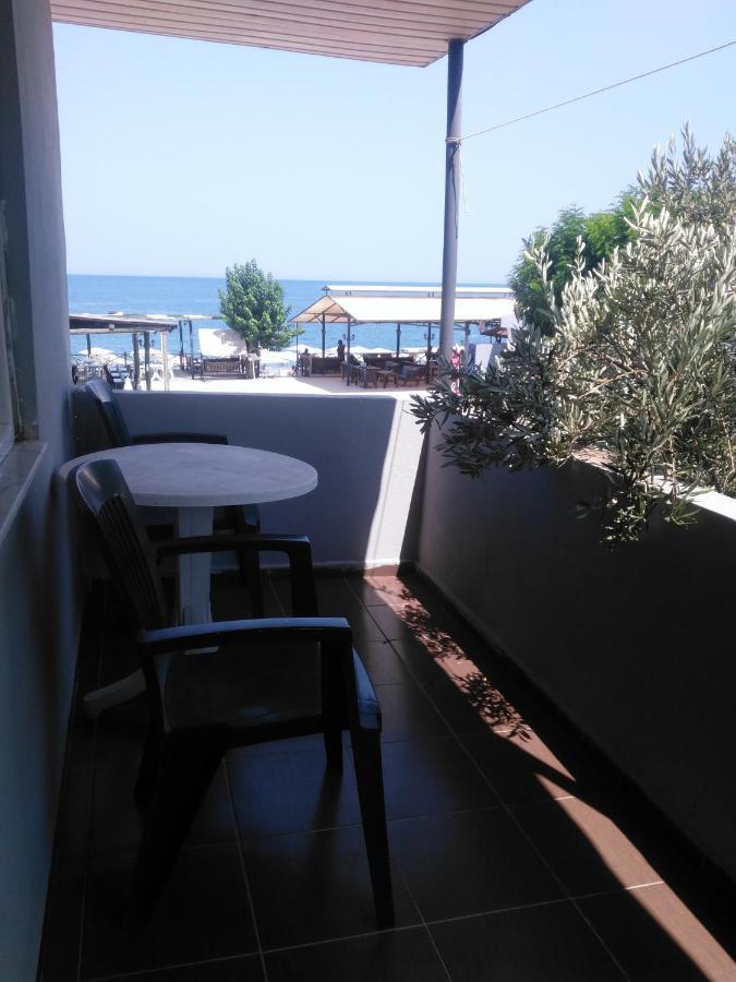 Ugur Beach Hotel เกเมร์ ภายนอก รูปภาพ